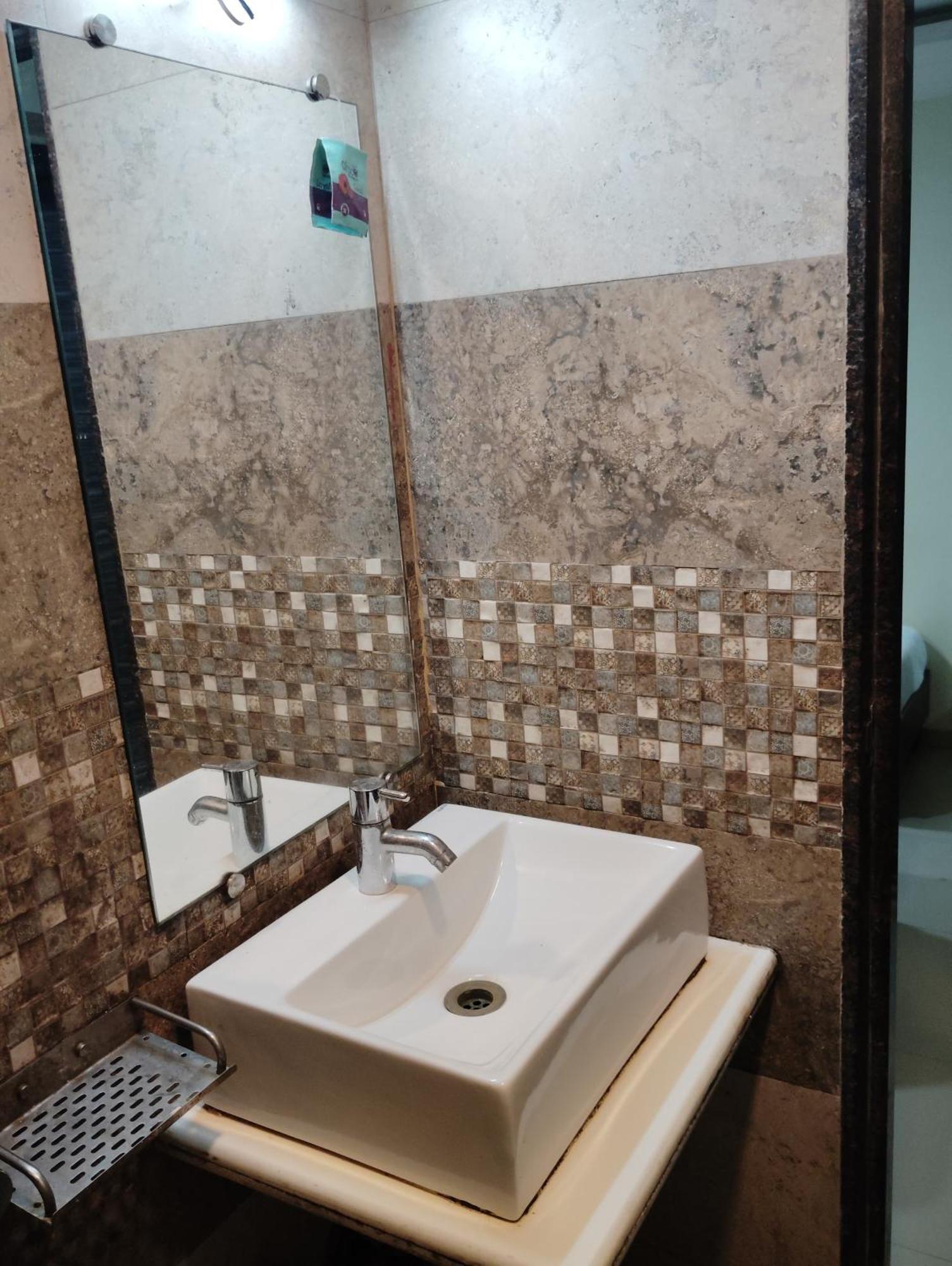 Hotel Crystal Park Near Nesco Exhibition Center Mumbai Bagian luar foto